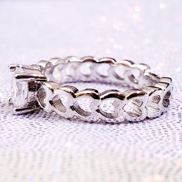 Size 6 Sterling silver CZ Crystal heart ring - Picture 8 of 11